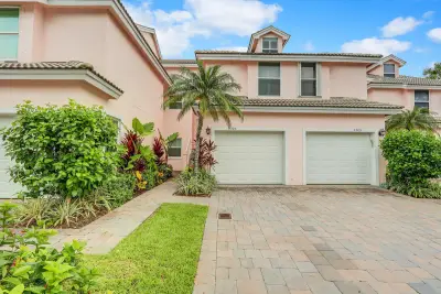 3306 Fairway Dr N, Jupiter: photo 1 of 34