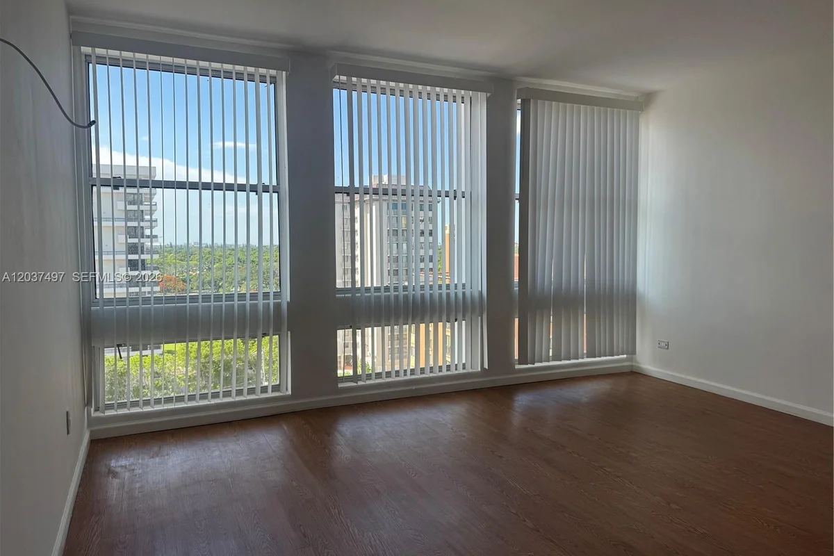 700 Biltmore Way #916, Coral Gables: photo 1 of 26