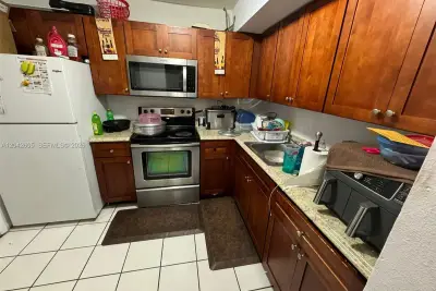3600 NW 21st St #301, Lauderdale Lakes: photo 1 of 7