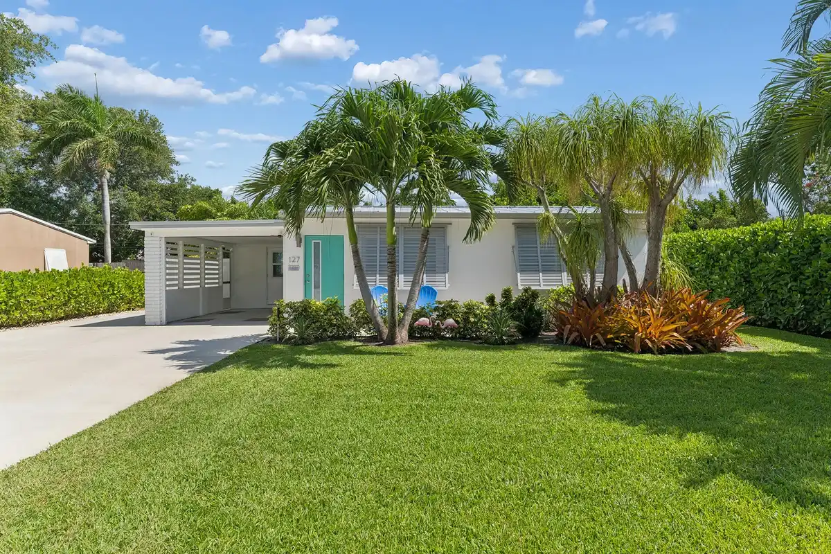127 SW 10th Ave, Boynton Beach: photo 1 of 18