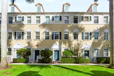 114 Locustberry Ln #105, Jupiter: photo 1 of 8
