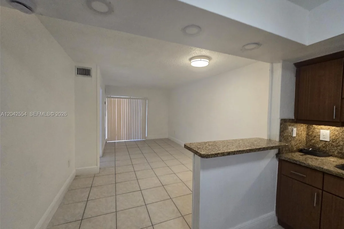 2441 NW 13th St #62, Miami: photo 1 of 16