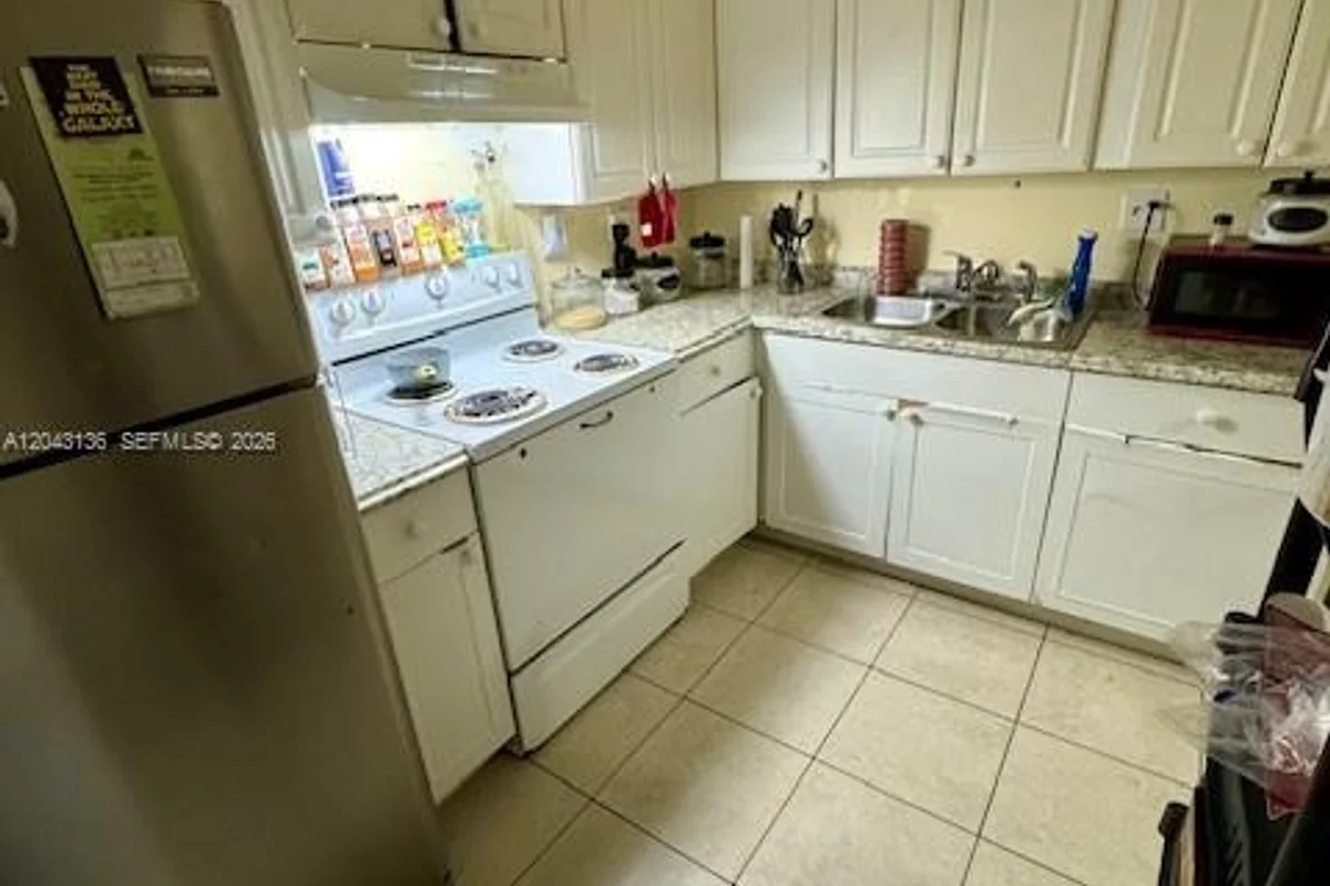 3700 NW 21st St #410, Lauderdale Lakes: photo 1 of 13