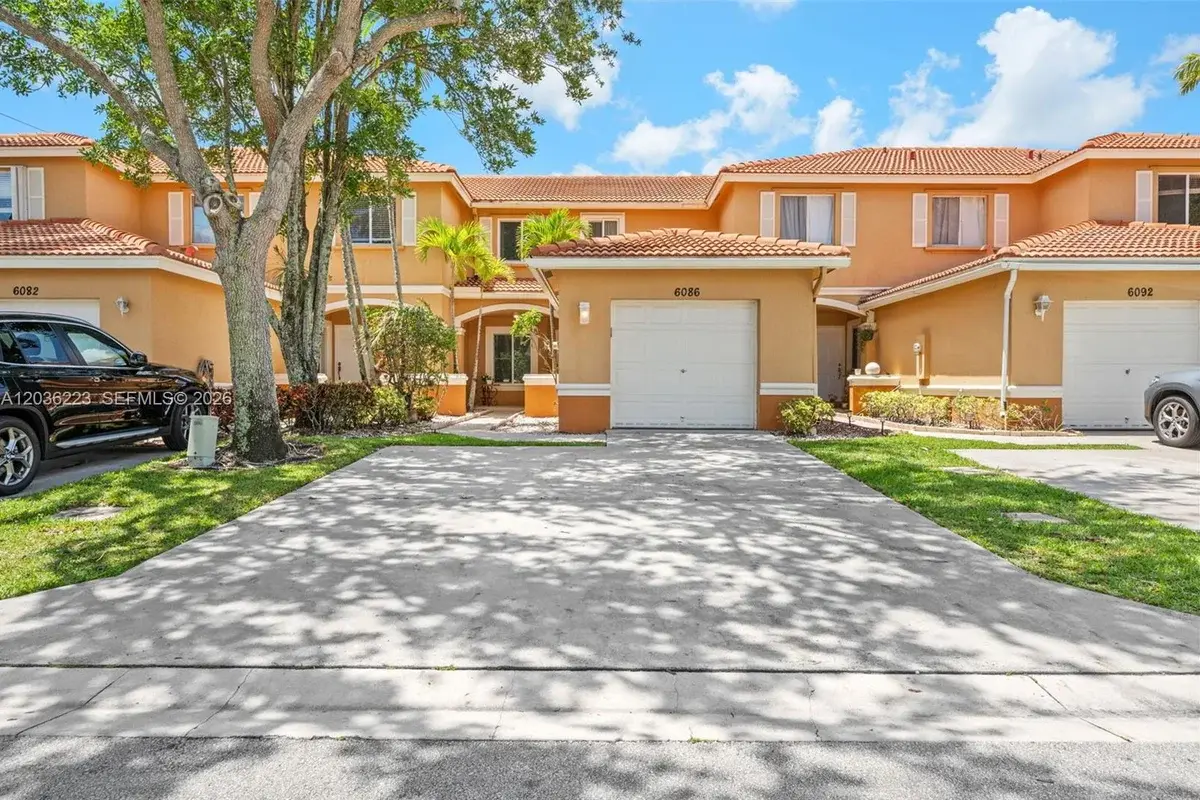 6086 Southard St, West Palm Beach: photo 1 of 33