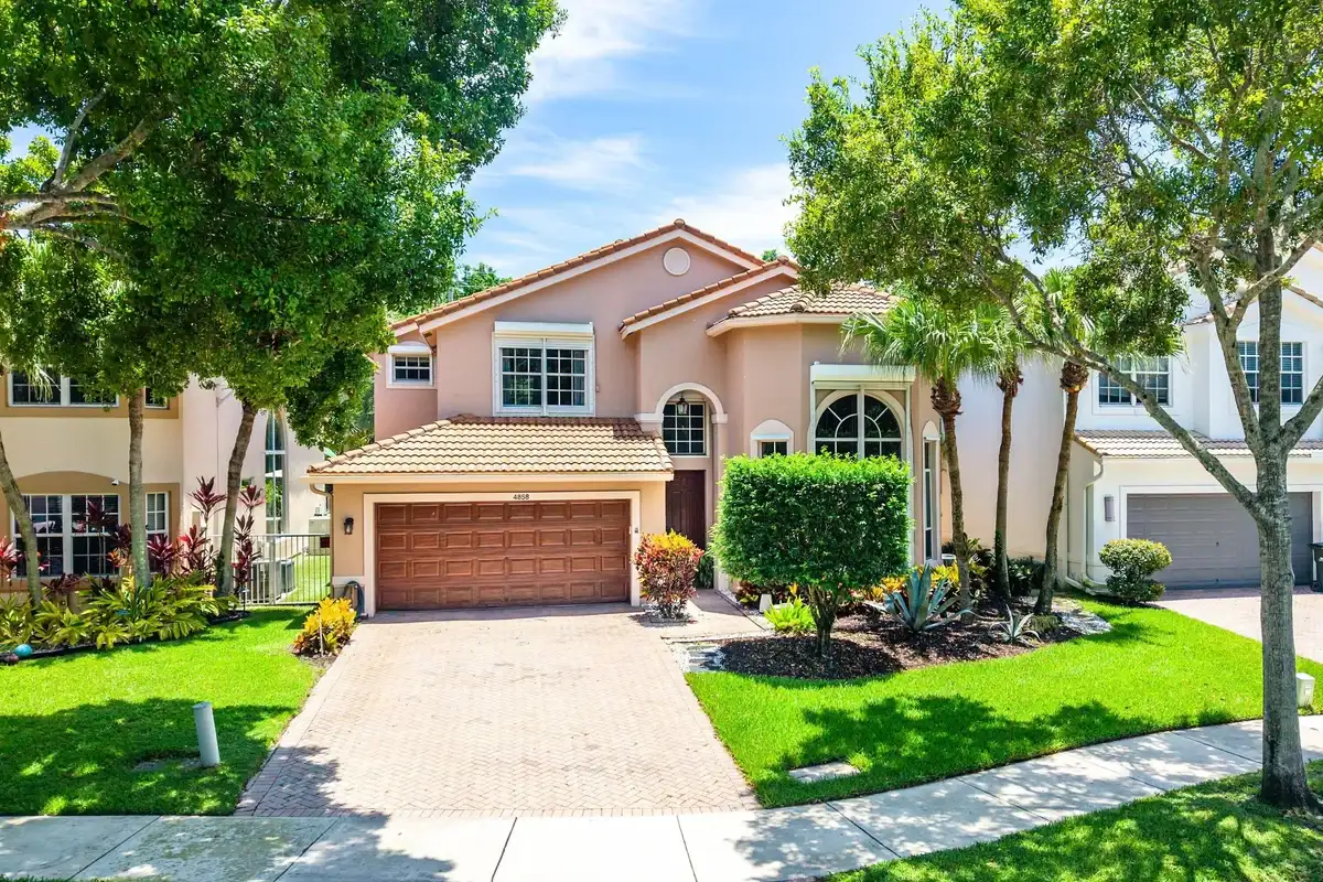 4858 S Classical Blvd, Delray Beach: photo 1 of 24