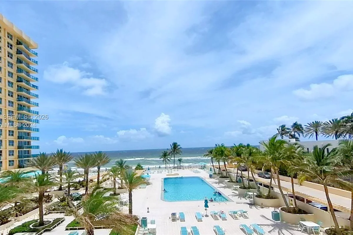 2501 S Ocean Dr #424, Hollywood: photo 1 of 15