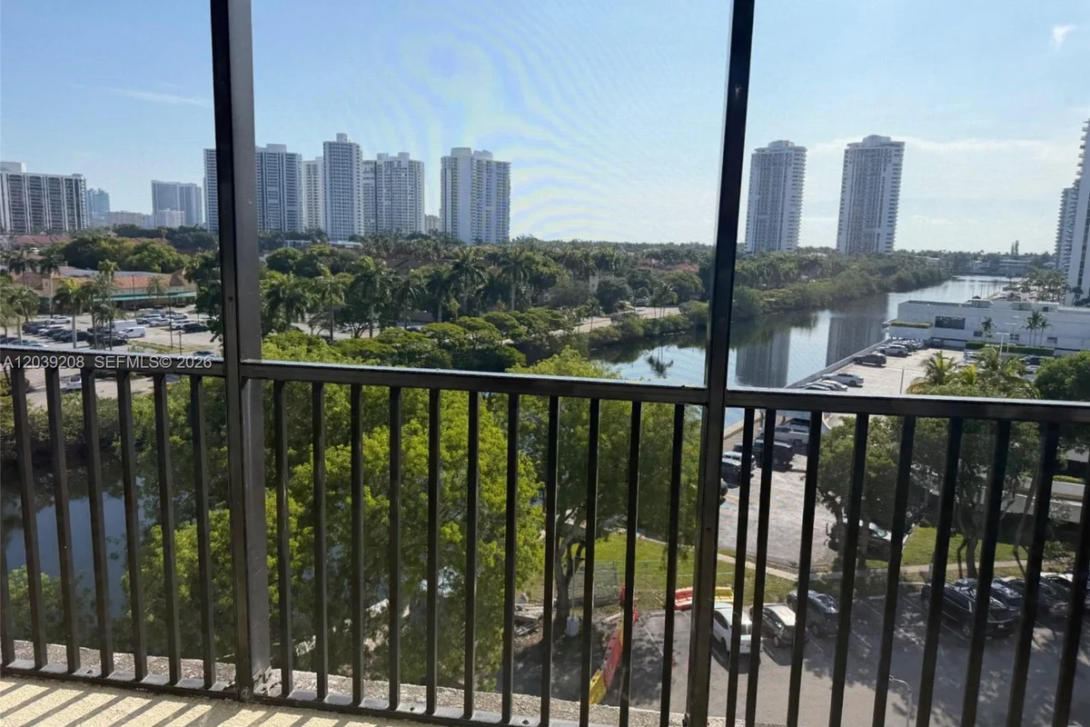3475 N Country Club Dr #816, Aventura: photo 1 of 5