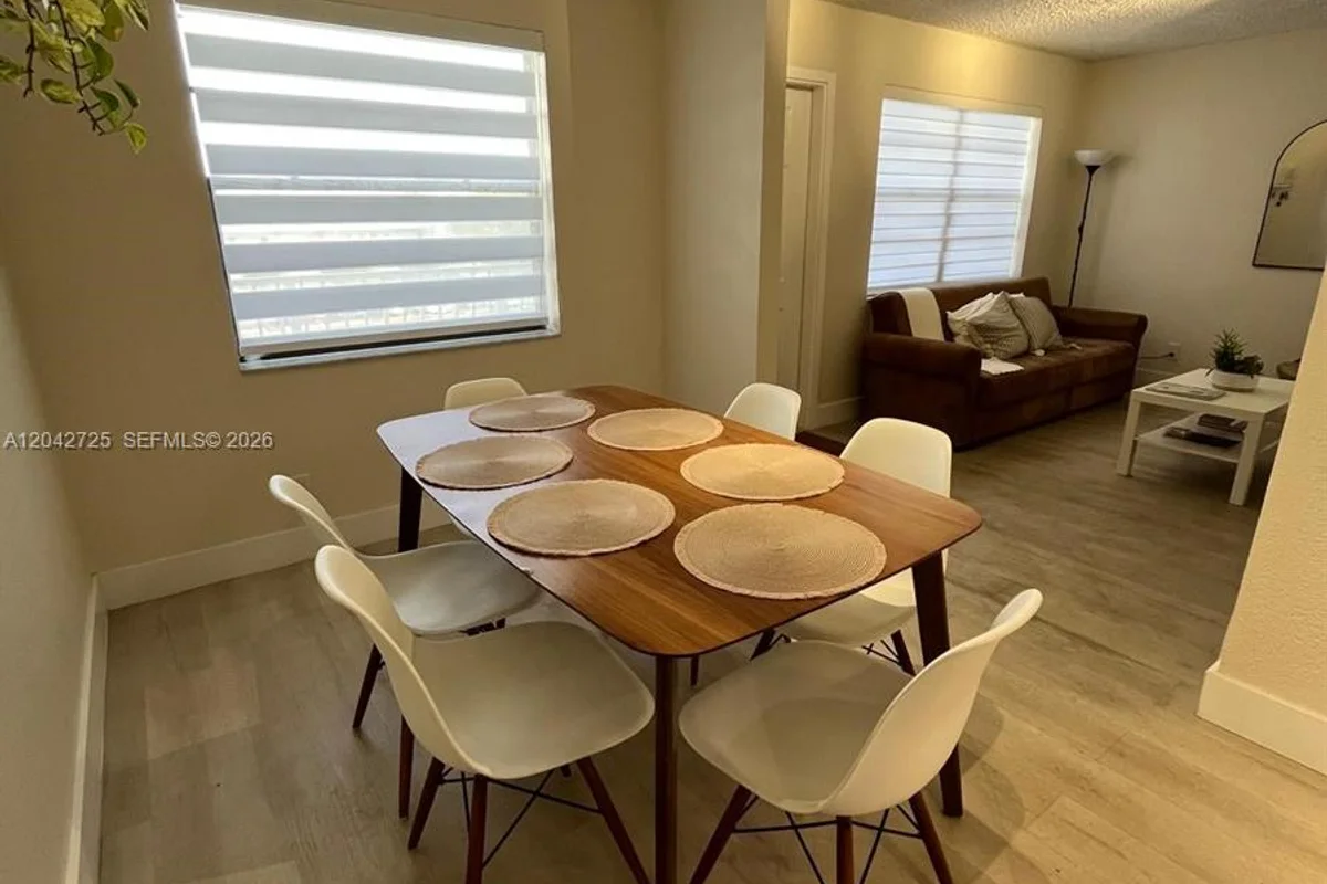 500 NE 2nd St #310, Dania Beach: photo 1 of 11