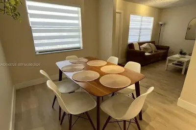 500 NE 2nd St #310, Dania Beach: photo 1 of 11