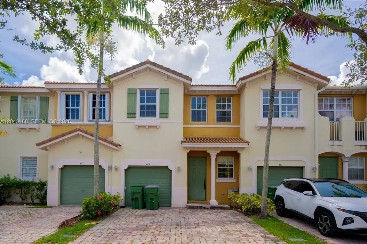 445 NE 21st Ave, Homestead: photo 1 of 39