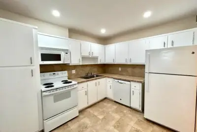6061 N Falls Cir Dr #402, Lauderhill: photo 1 of 33