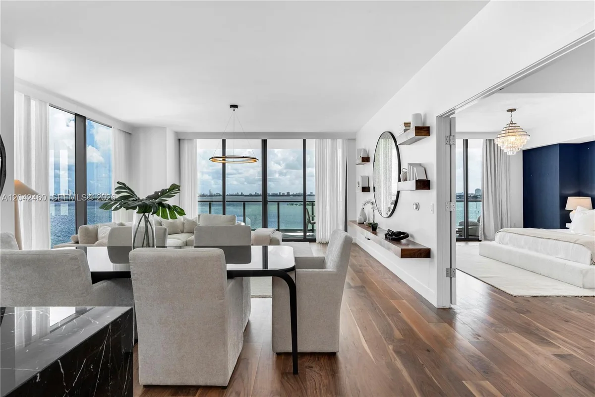 788 NE 23rd St #902, Miami: photo 1 of 34