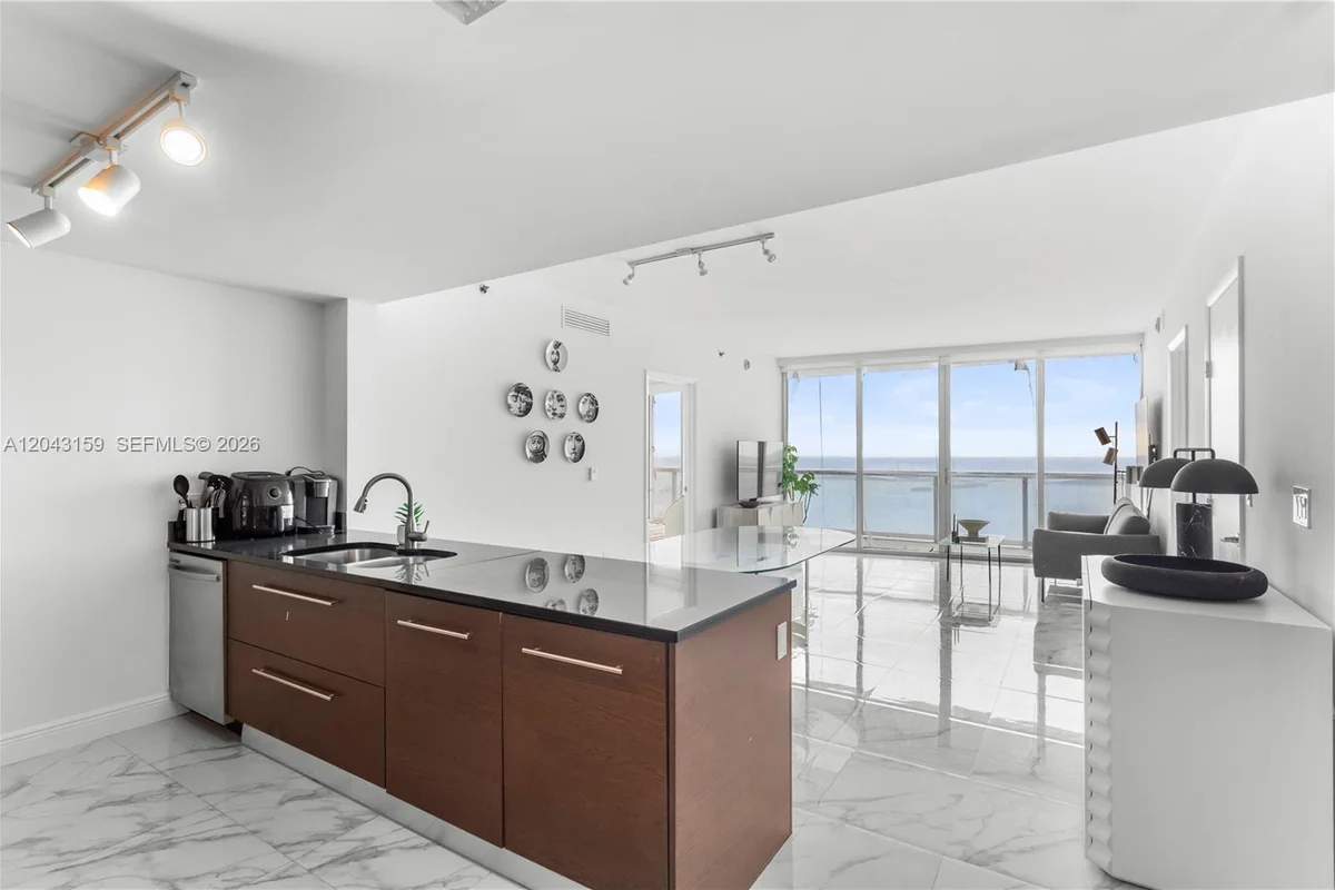 465 Brickell Ave #5505, Miami: photo 1 of 27