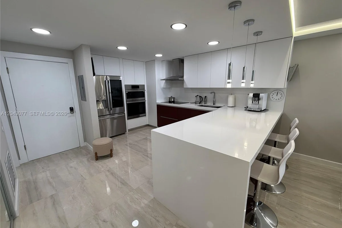 1849 S Ocean Dr #PH5, Hallandale Beach: photo 1 of 12