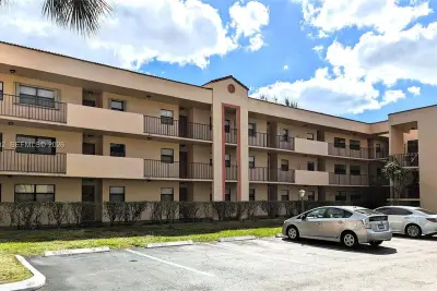 3400 Foxcroft Rd #215, Miramar: photo 1 of 29