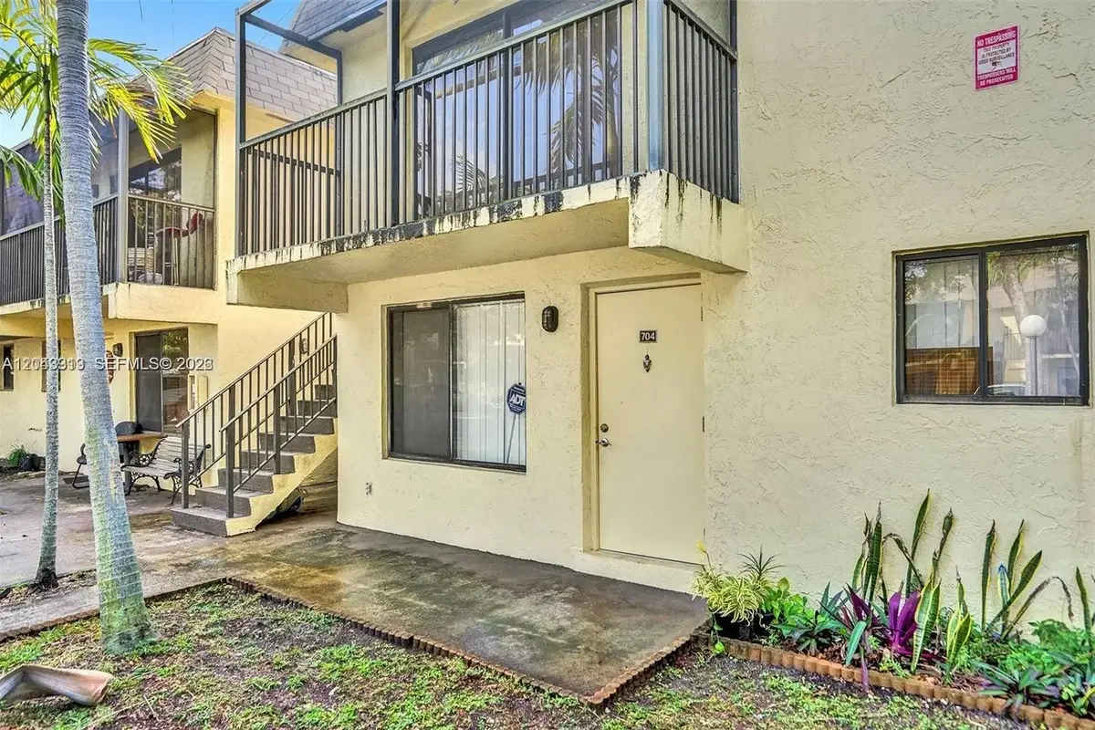 1065 S Flagler Ave #704, Pompano Beach: photo 1 of 4