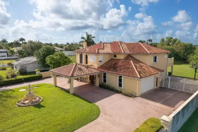 13370 SW 34th St, Miami: photo 1 of 21