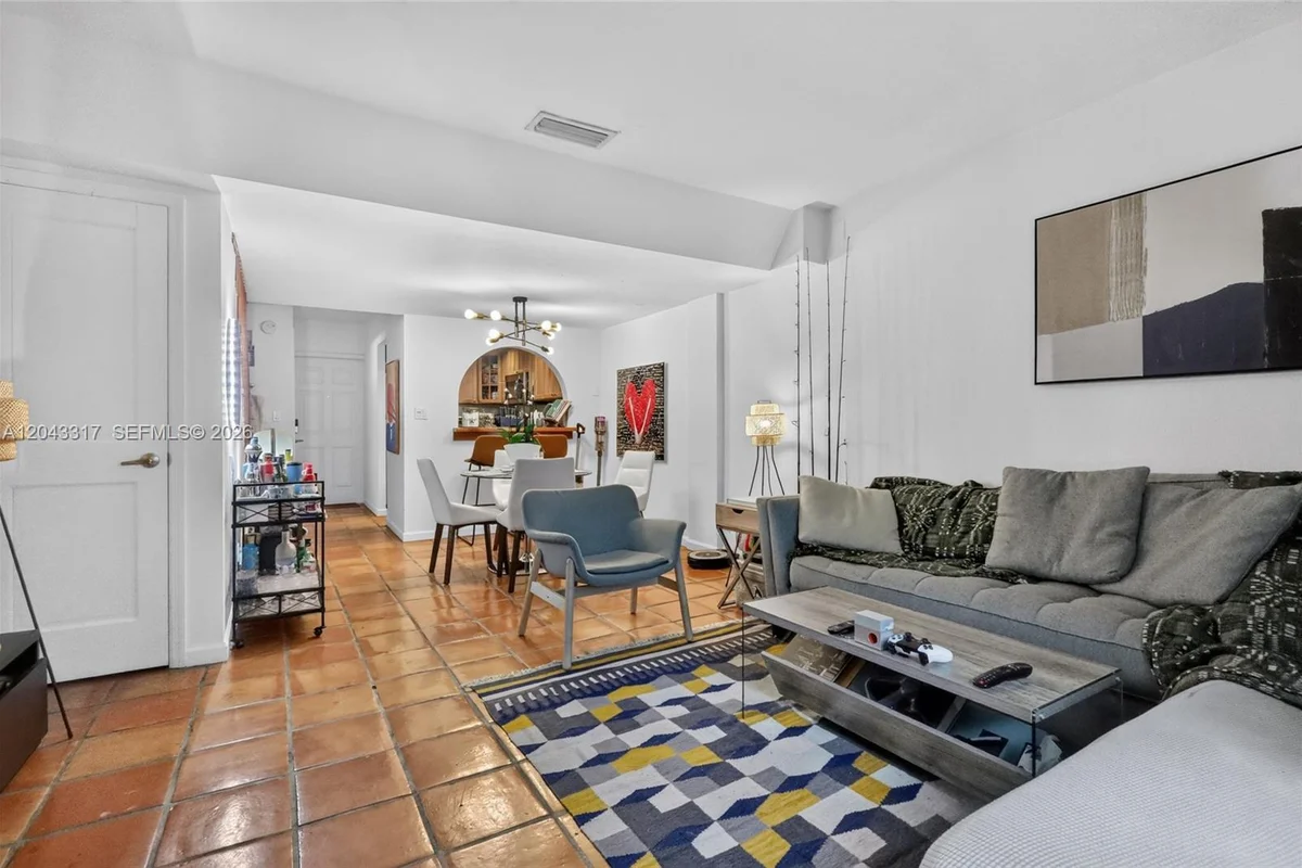 6705 N Kendall Dr #312, Pinecrest: photo 1 of 26