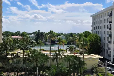 5601 Collins Ave #520, Miami Beach: photo 1 of 31