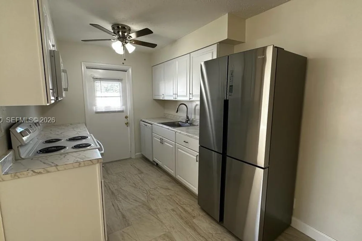 7480 SW 10th St #202A, North Lauderdale: photo 1 of 16