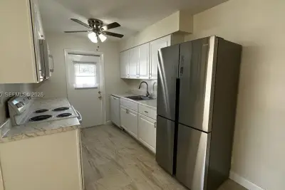 7480 SW 10th St #202A, North Lauderdale: photo 1 of 16