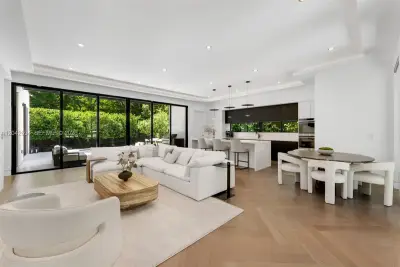 661 NE 120th St, Biscayne Park: photo 1 of 33