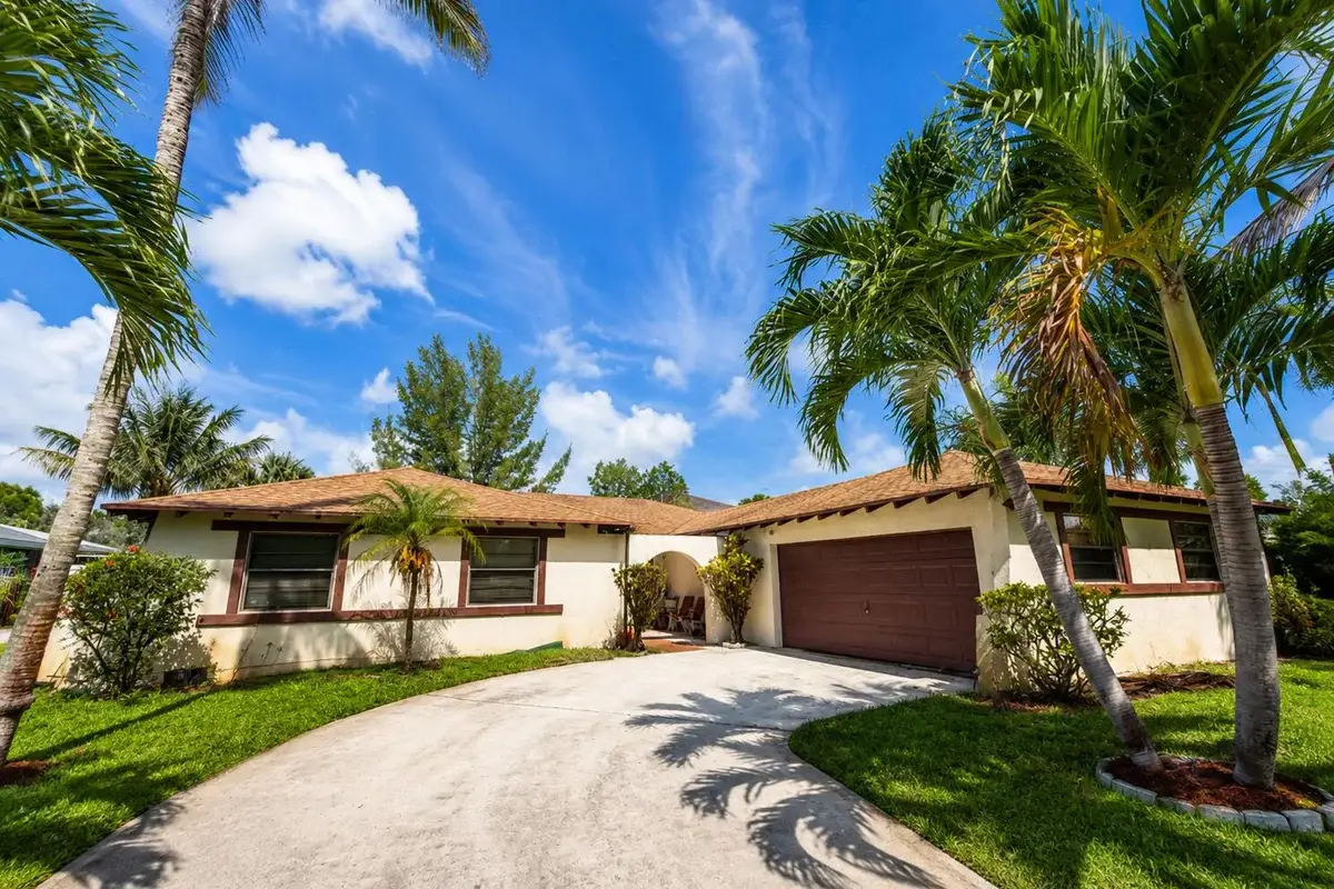 915 Ryanwood Dr, West Palm Beach: photo 1 of 1