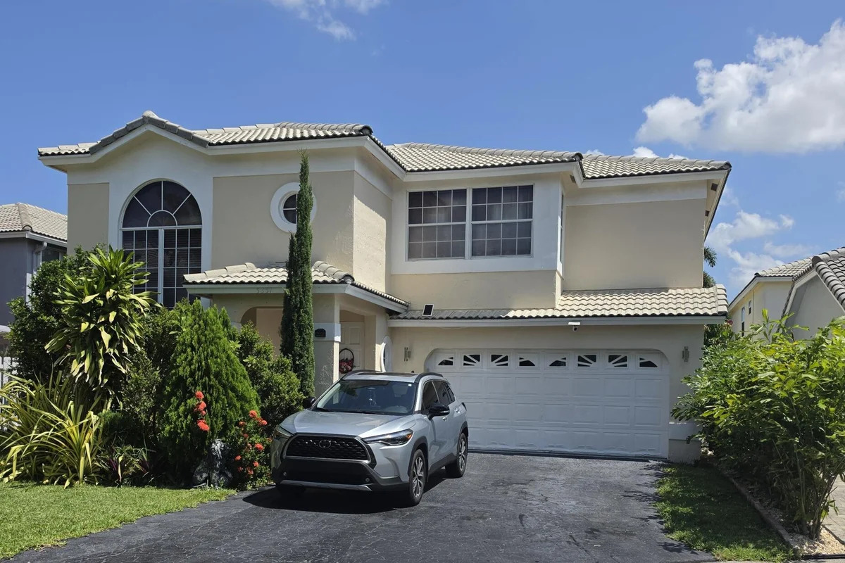5351 NW 41st Way, Coconut Creek: photo 1 of 32