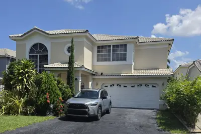 5351 NW 41st Way, Coconut Creek: photo 1 of 32