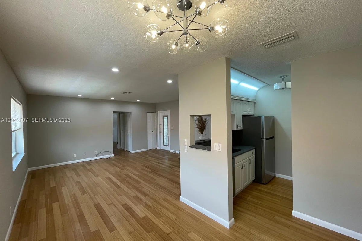 1300 N 17th Ave #205, Hollywood: photo 1 of 15