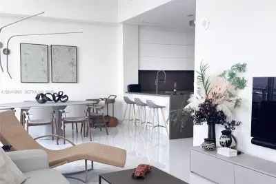 950 Brickell Bay Dr #5608, Miami: photo 1 of 59