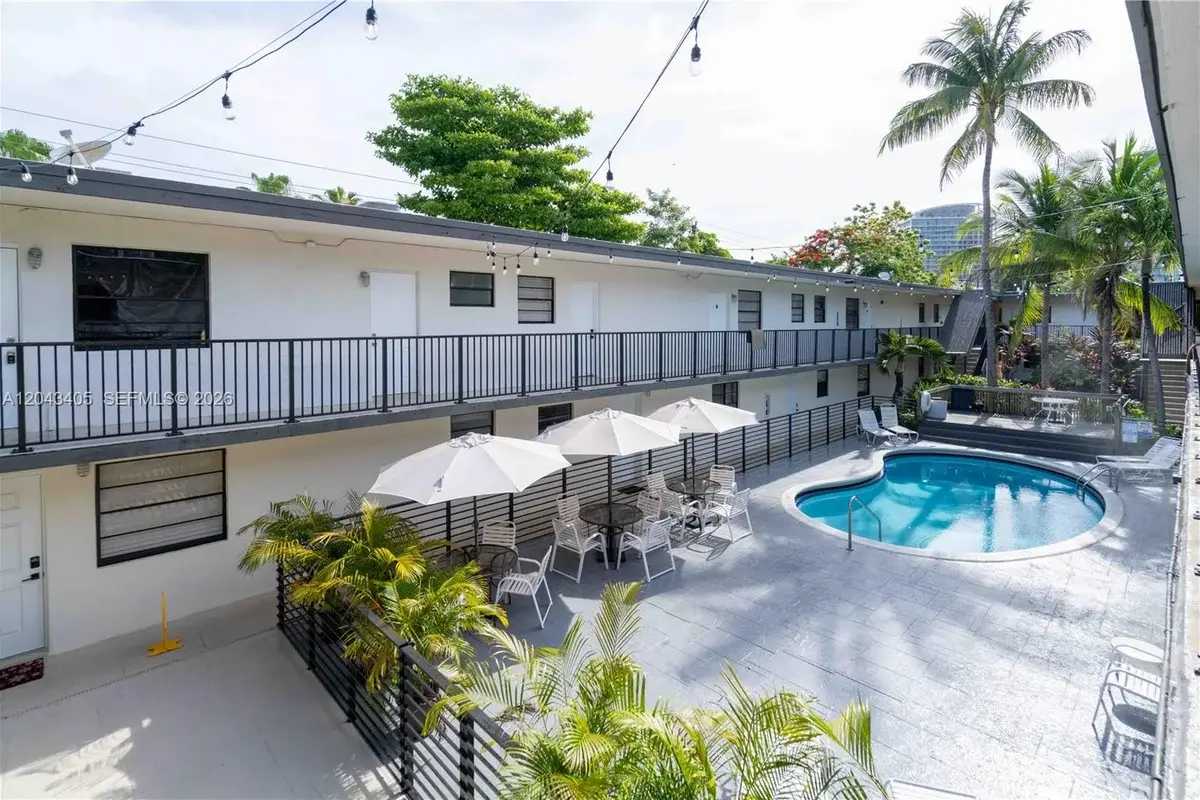 3265 Virginia St #18, Miami: photo 1 of 25