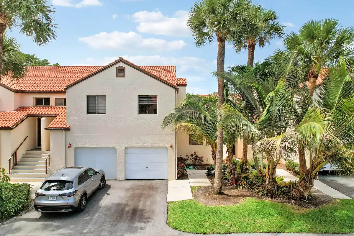 11 Vía De Casas Sur, Boynton Beach: photo 1 of 34
