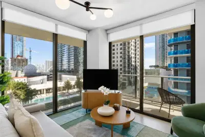 11 NE 6th St #1509, Miami: photo 1 of 31
