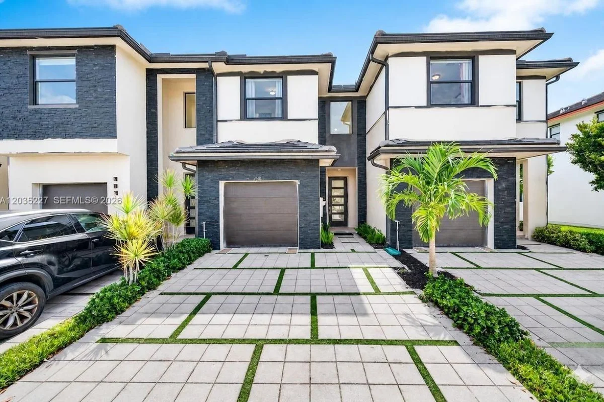 15841 NW 91st Ct, Miami Lakes: photo 1 of 98