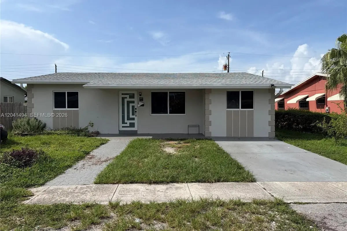 House in Davie: photo 1 of 1