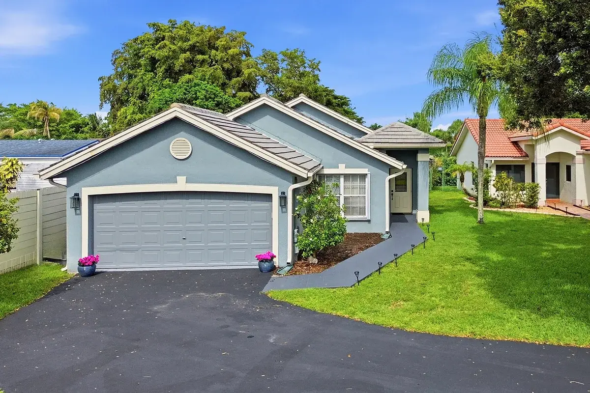 12445 SW 7th Pl, Davie: photo 1 of 42