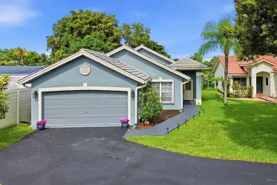 12445 SW 7th Pl, Davie: photo 1 of 42