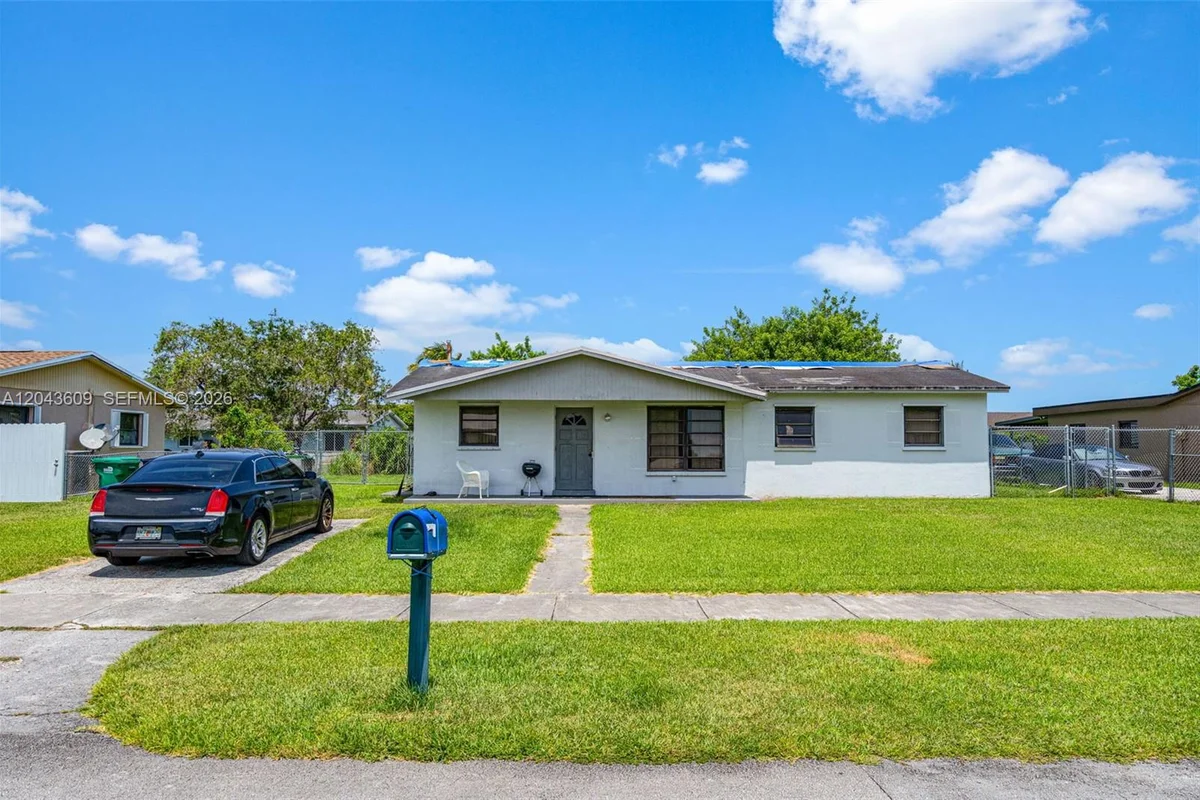 14125 SW 109th Pl, Miami: photo 1 of 12