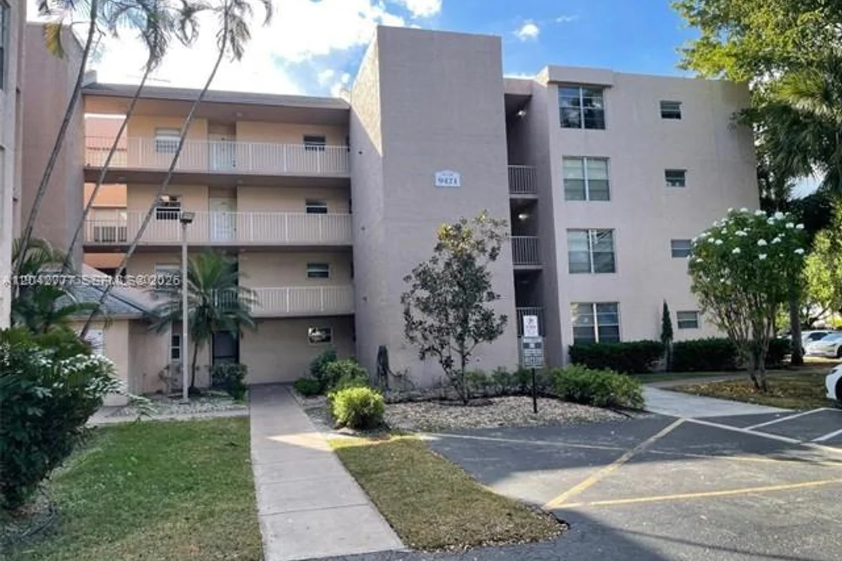 9495 Evergreen Pl #102, Davie: photo 1 of 65