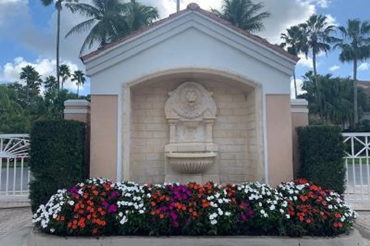 110 Legendary Cir, Palm Beach Gardens: photo 1 of 30