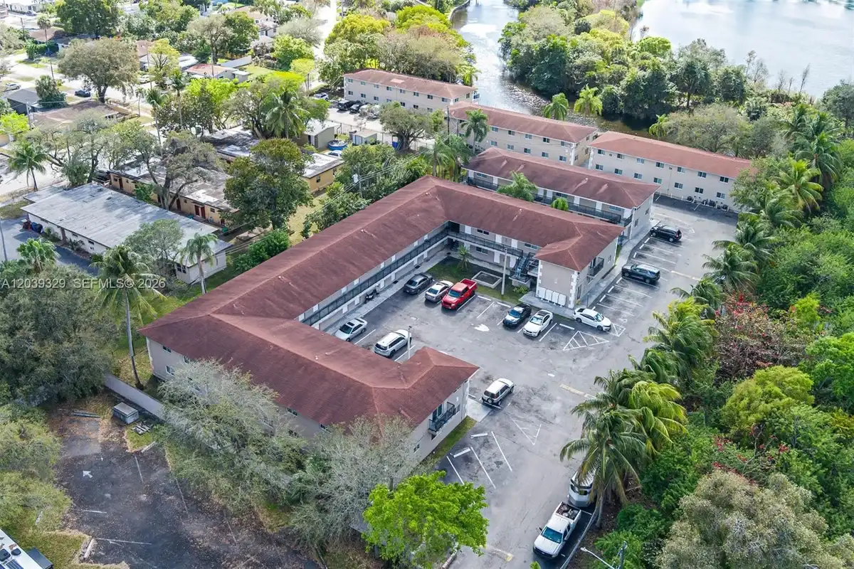 510 NW 24th Ave #45, Fort Lauderdale: photo 1 of 9