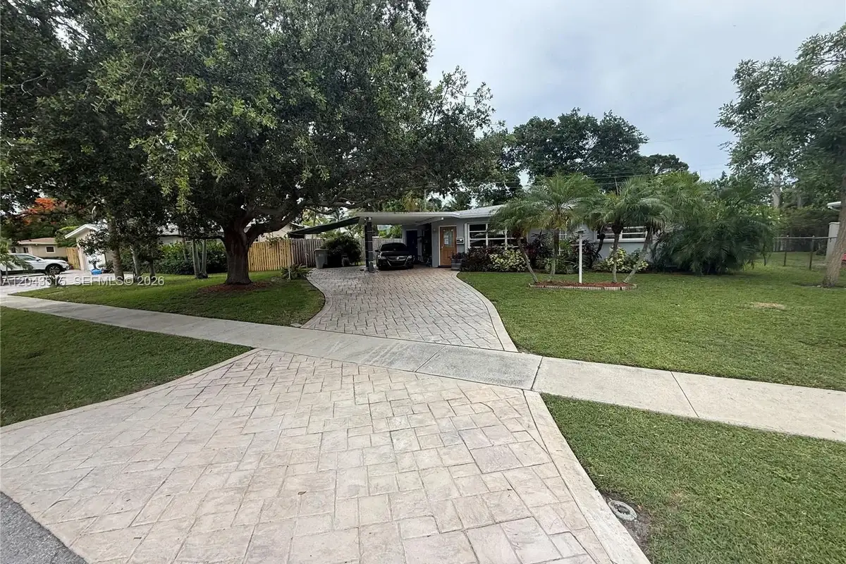 1232 SW 1st Ave, Pompano Beach: photo 1 of 13