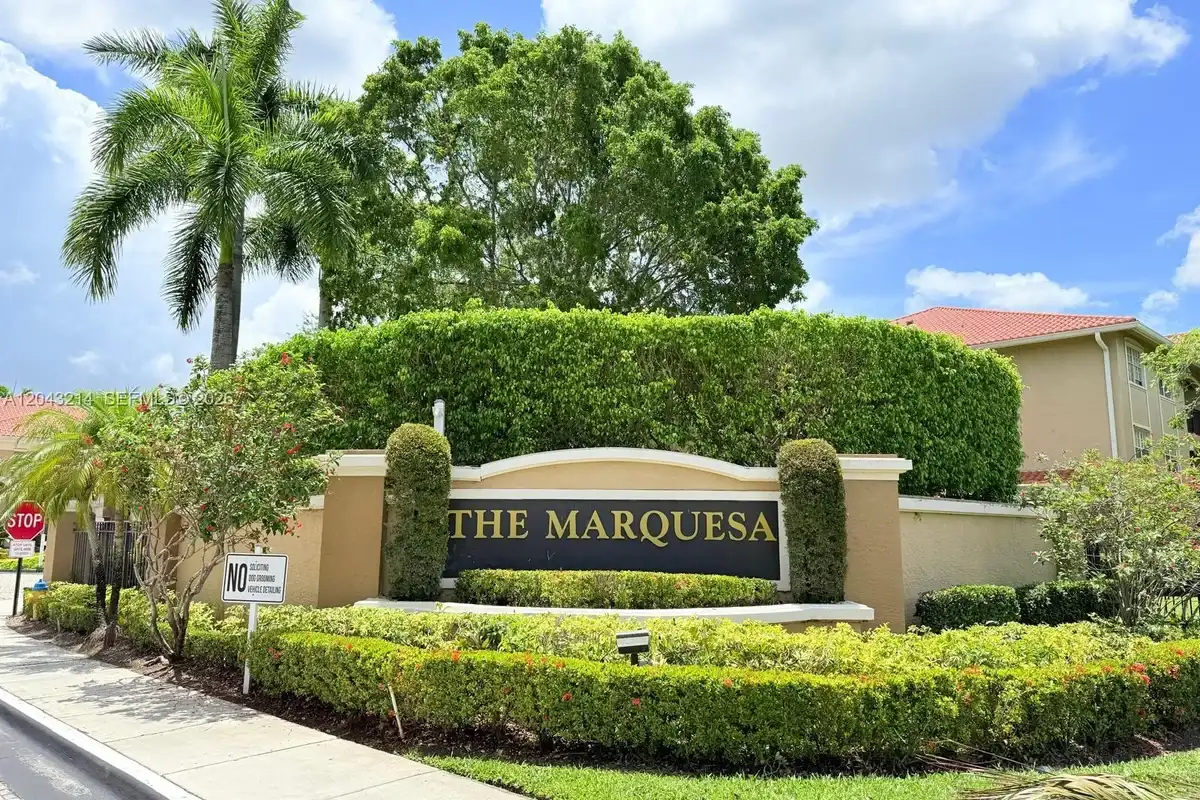 100 SW 117th Ter #2207, Pembroke Pines: photo 1 of 20