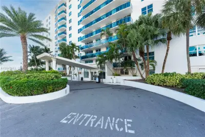 7501 E Treasure Dr #6A, North Bay Village: photo 1 of 20