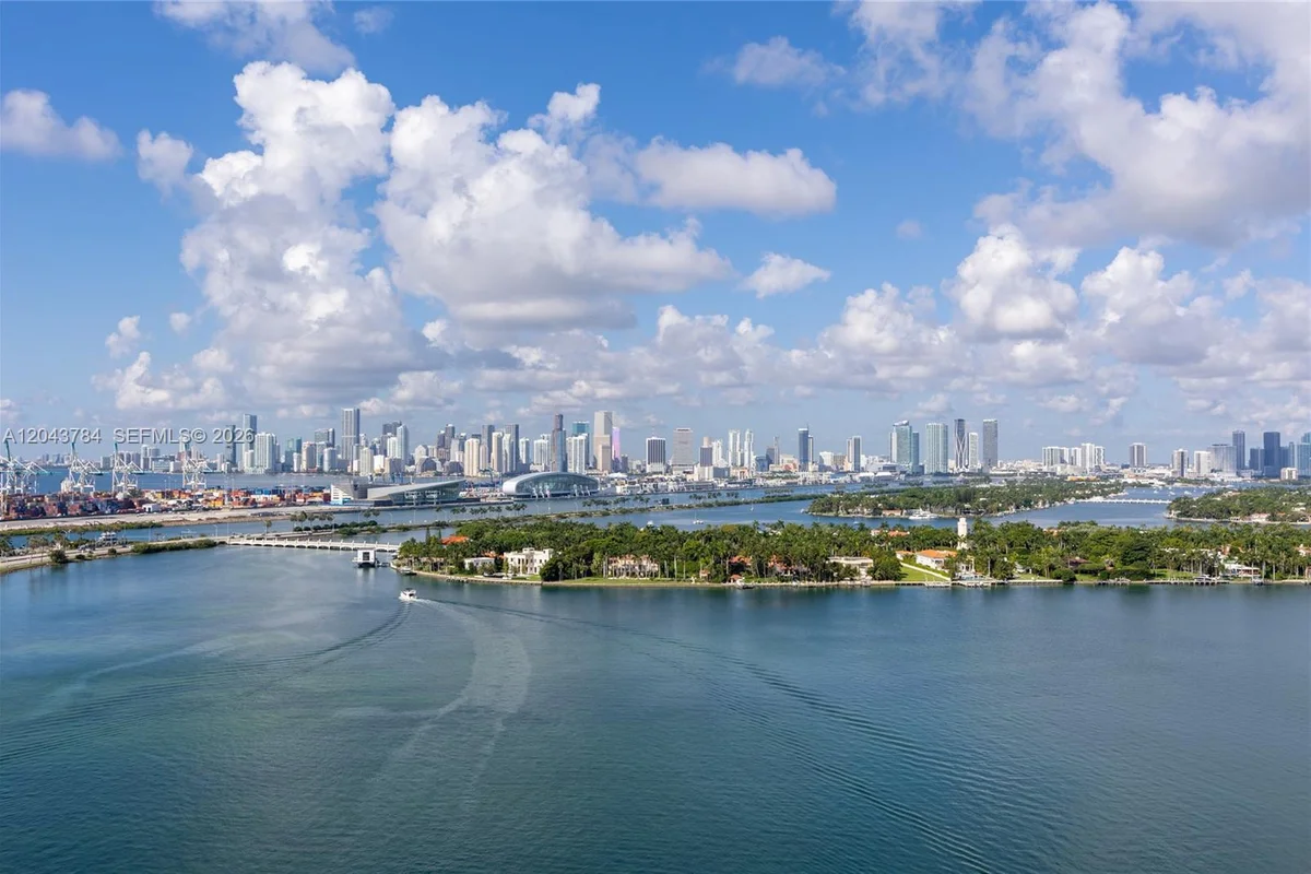 540 W Ave #2311, Miami Beach: photo 1 of 13