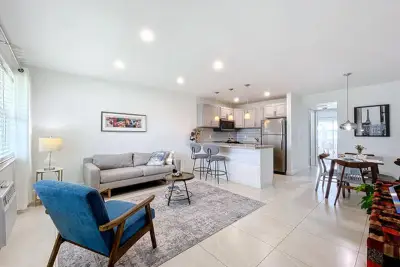 410 Chatham T, West Palm Beach: photo 1 of 10