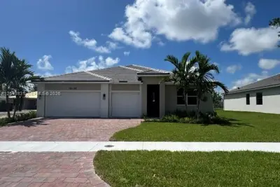 10130 Bahia Dr, Cutler Bay: photo 1 of 1