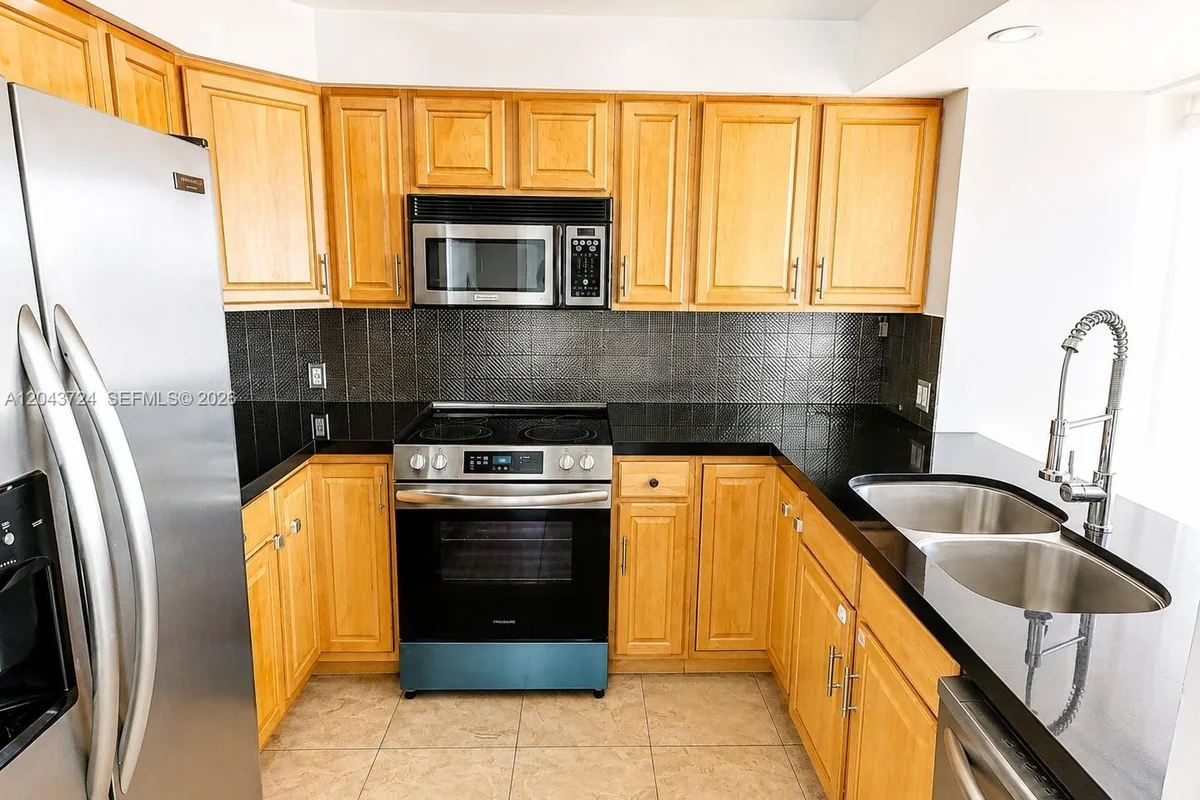 20335 W Country Club Dr #2210, Aventura: photo 1 of 6