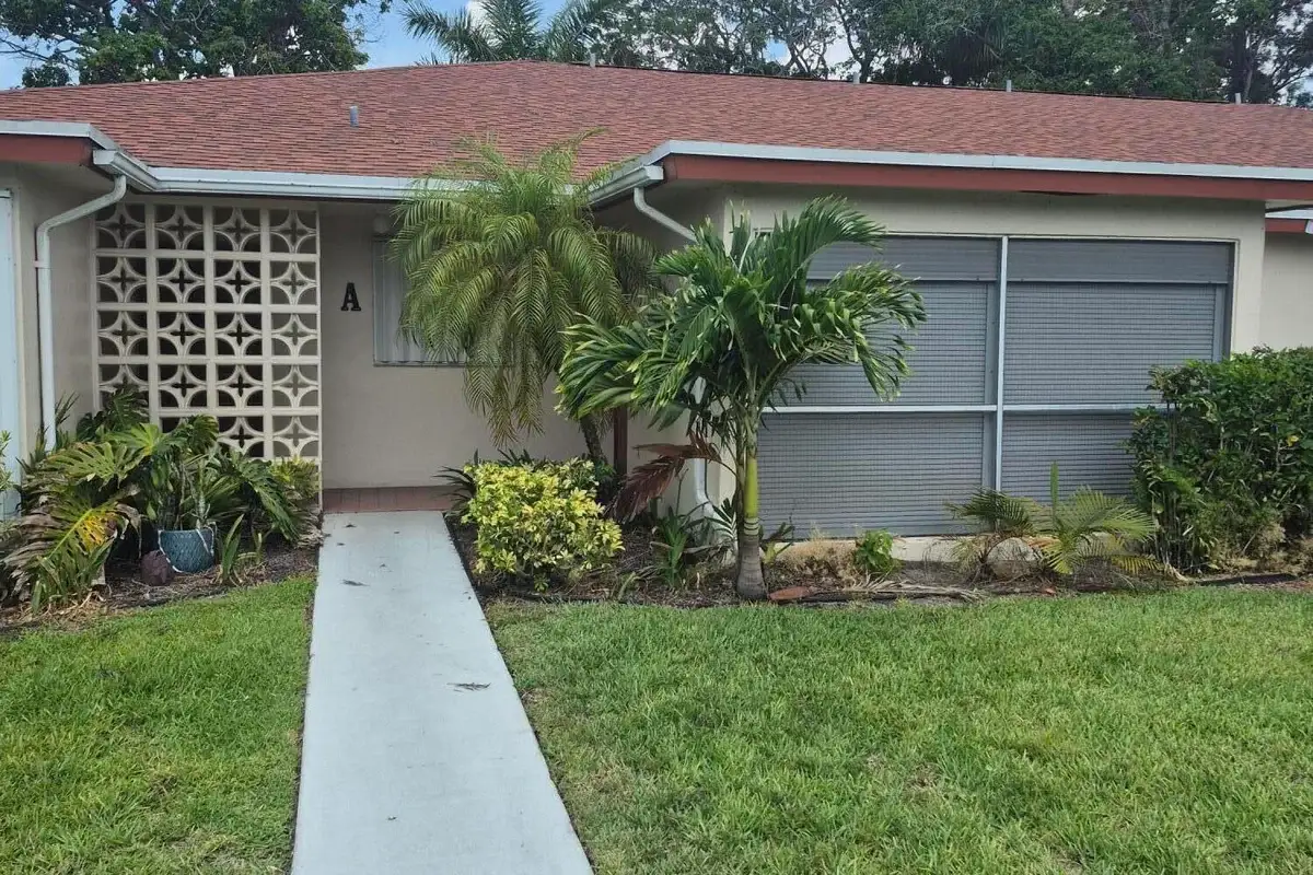 4530 NW 3rd St #B, Delray Beach: photo 1 of 13